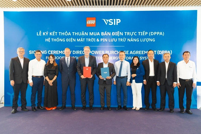 VSIP ký kết thỏa thuận năng lượng tái tạo với LEGO Manufacturing Việt Nam - Ảnh 1.