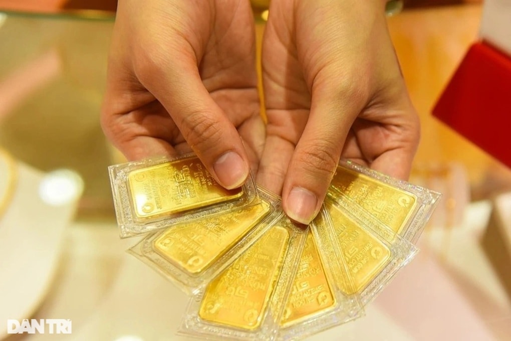 Giá vàng miếng SJC neo trên 132 triệu đồng/lượng - 1