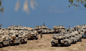 Israel tung video xe quân sự rầm rập đổ vào Thành phố Gaza