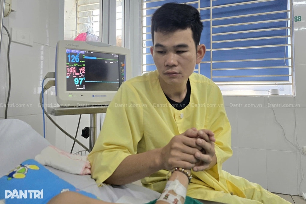 Cậu bé 8 tuổi bỗng dưng sốt cao, người cha nghèo ôm con vào viện cầu cứu - 3