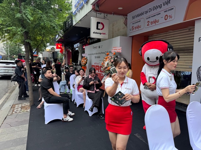 Thế Giới Di Động giao 14.500 iPhone 17 series, iPhone Air trong ngày đầu mở bán - Ảnh 5.