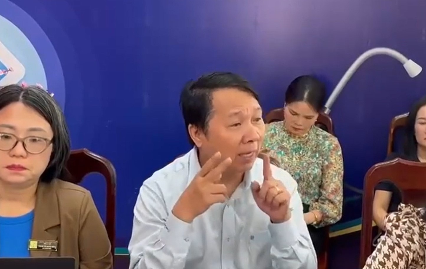 truong-khoa-giai-trinh-ve-may-tan-soi.jpg