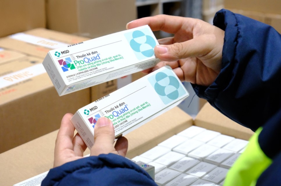 vac-xin-the-he-moi-4-trong-1.jpg