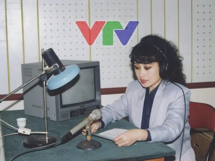 NSƯT Kim Tiến là một trong những phát thanh viên nổi tiếng của VTV.