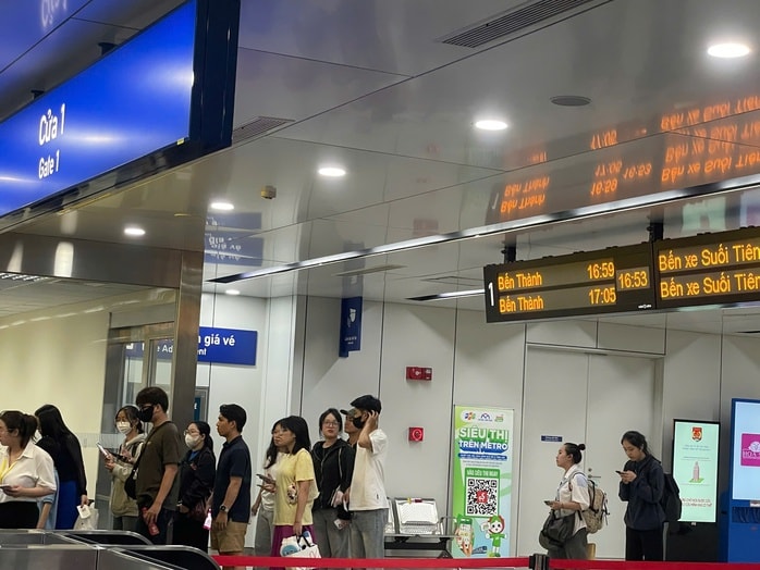 Thuận tiện hơn khi metro thí điểm bỏ vé giấy- Ảnh 7.
