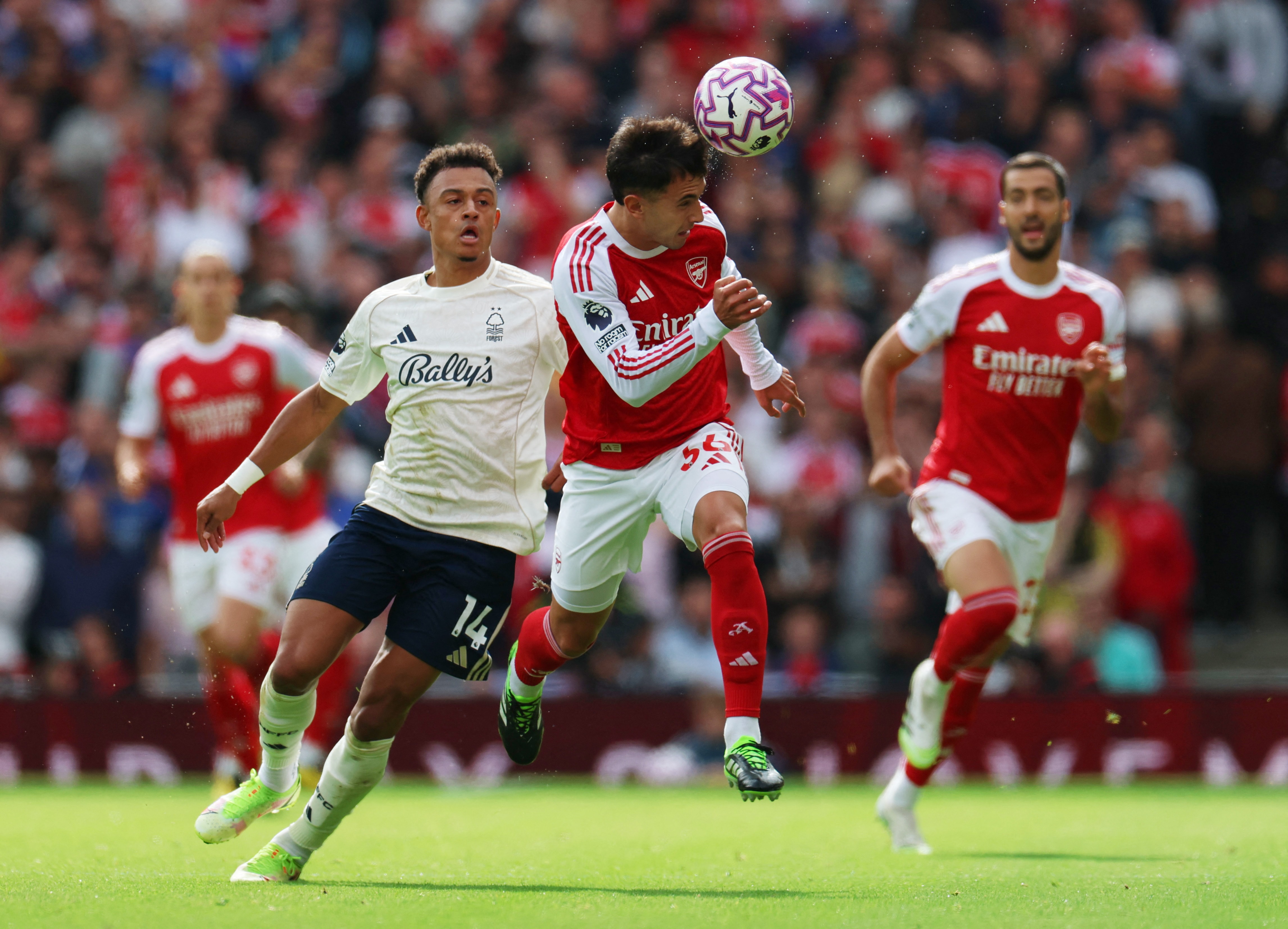 Arsenal chỉ thua 1 trận từ đầu mùa. (Ảnh: Reuters)