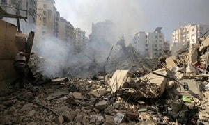 Súng vẫn nổ ở Nam Lebanon, Israel chưa rút quân