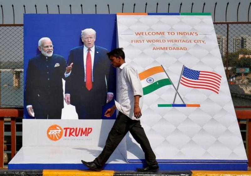 Áp-phích chào đón Tổng thống Mỹ Donald Trump trên đường phố Ấn Độ. (Ảnh: India Times)