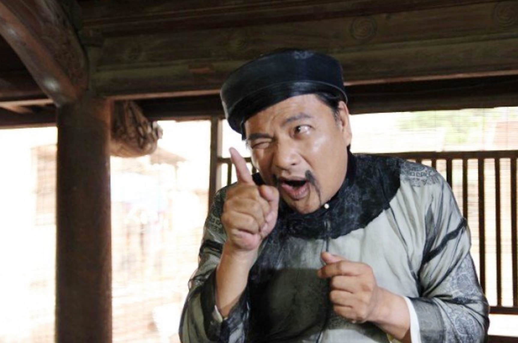 'Vua hề chèo' từng chẳng có xu dính túi, U70 vẫn đắt show, sống an nhàn bên vợ 2 - 2