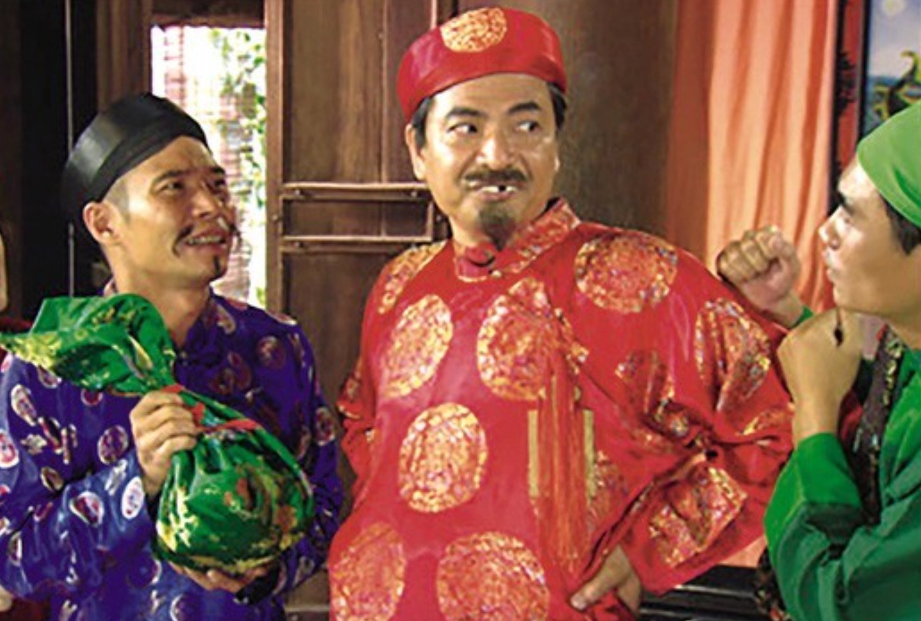 'Vua hề chèo' từng chẳng có xu dính túi, U70 vẫn đắt show, sống an nhàn bên vợ 2 - 3