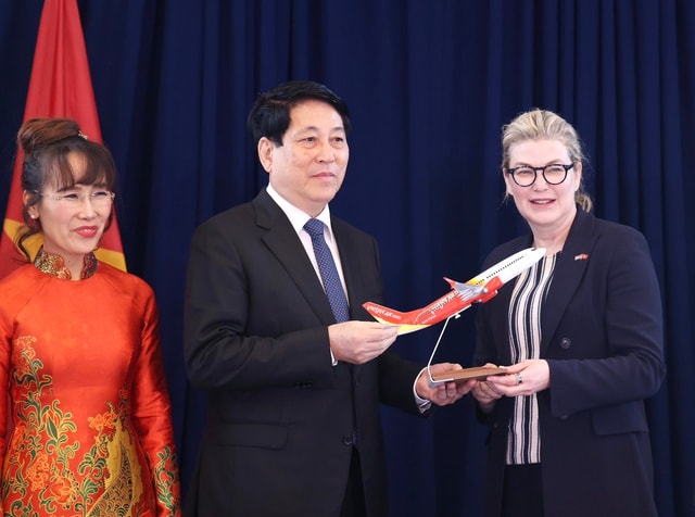 Chủ tịch nước chứng kiến Vietjet nhận bàn giao máy bay Boeing đầu tiên trong đơn hàng 200 chiếc- Ảnh 13.