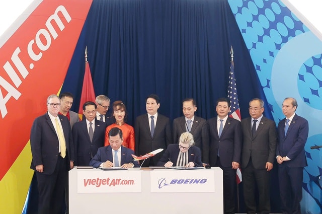 Chủ tịch nước chứng kiến Vietjet nhận bàn giao máy bay Boeing đầu tiên trong đơn hàng 200 chiếc- Ảnh 10.