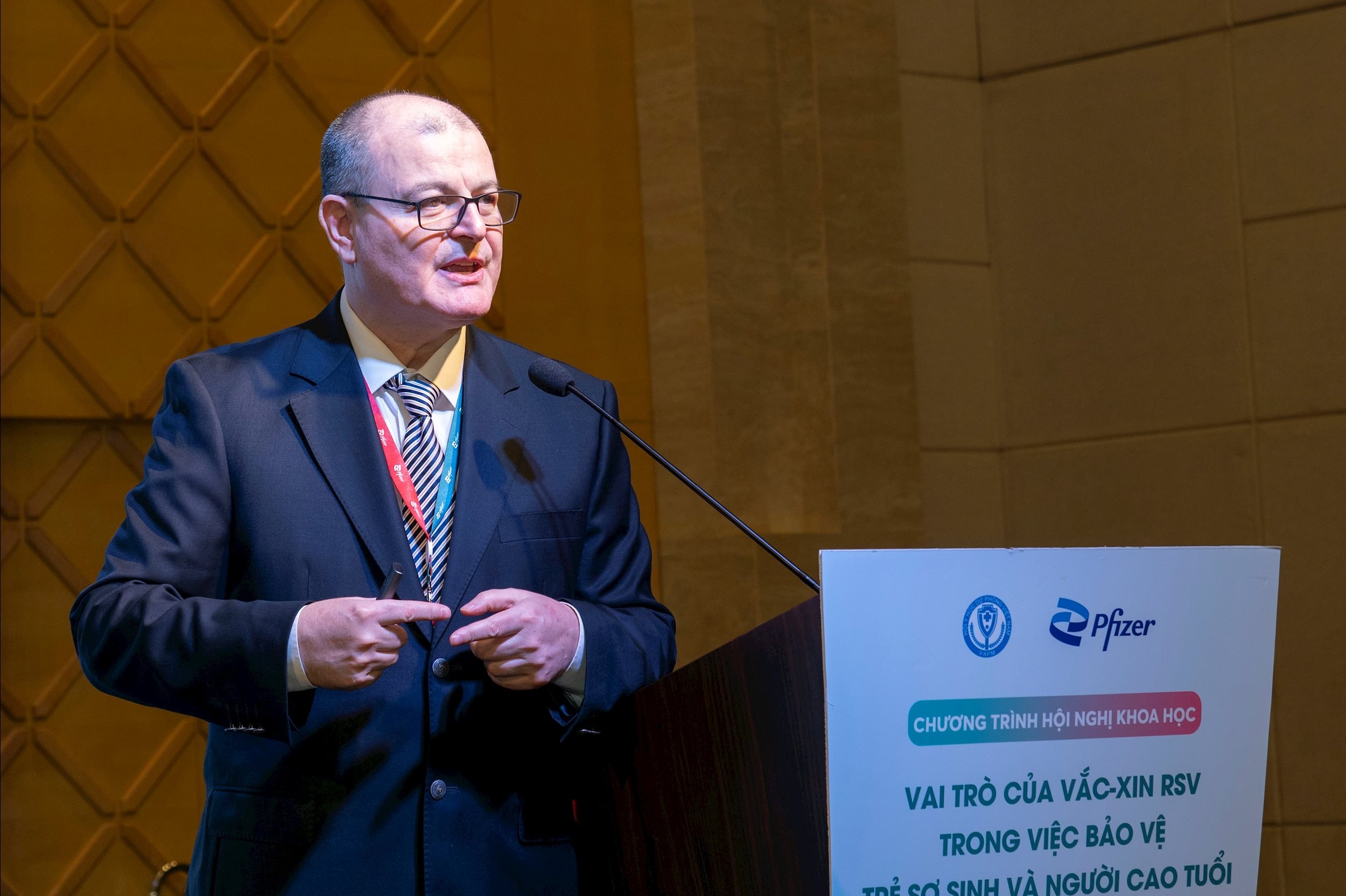 TS.BS Bulent Nuri Taysi - Giám đốc cấp cao phụ trách Vắc-xin và thuốc kháng vi-rút cho thị trường mới nổi Châu Á, Pfizer phát biểu