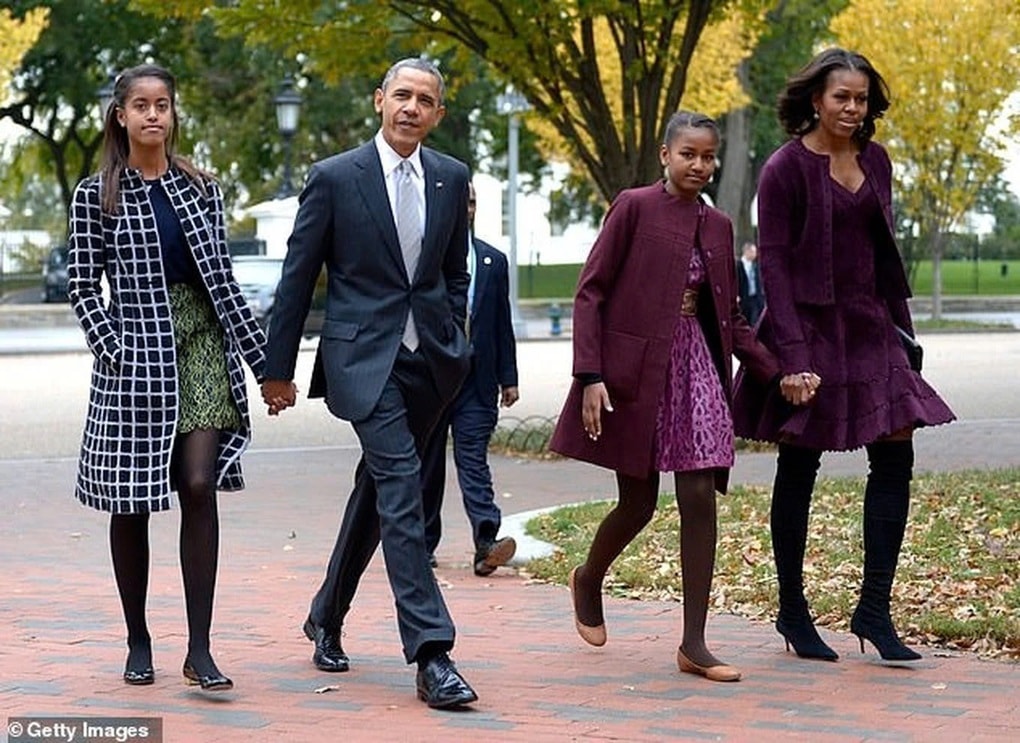 Vợ chồng ông Obama tận hưởng kỳ nghỉ trên siêu du thuyền 250 triệu USD - 4 Vợ chồng ông Obama tận hưởng kỳ nghỉ trên siêu du thuyền 250 triệu USD - 4