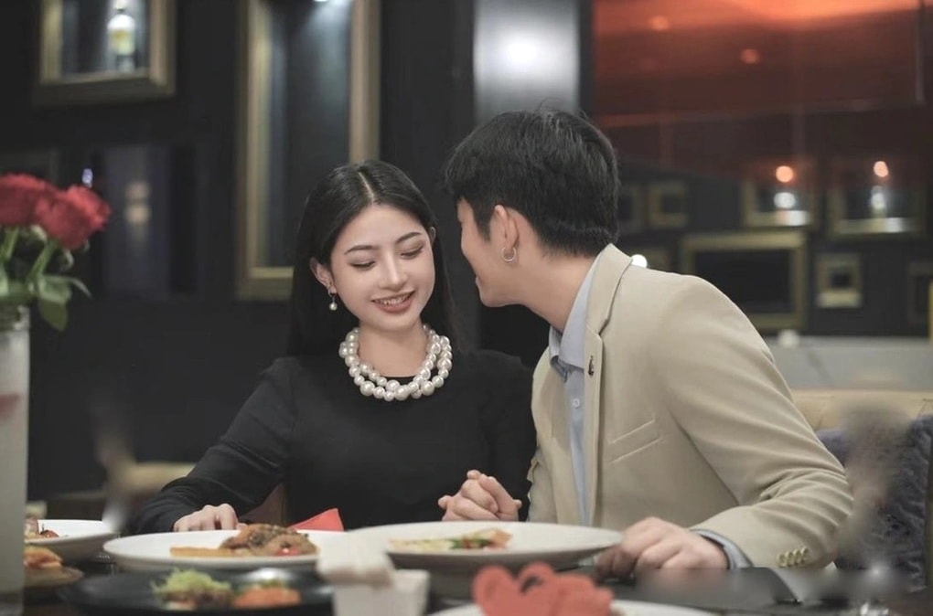 Chỉ sau một cuộc điện thoại, tôi hốt hoảng phát hiện người yêu “phông bạt” - 1