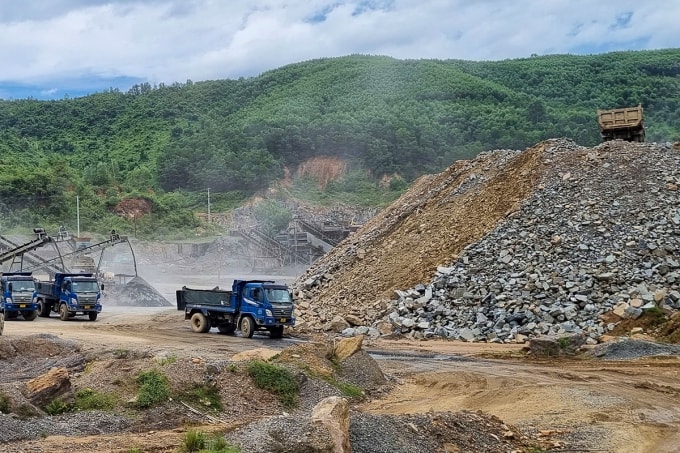 Mỏ Suối Mơ II, một trong bốn mỏ đá bị thanh tra và xác định chưa tính hoặc chưa nộp bổ sung tiền cấp quyền khai thác sản lượng tăng thêm. Ảnh: Ngọc Trường