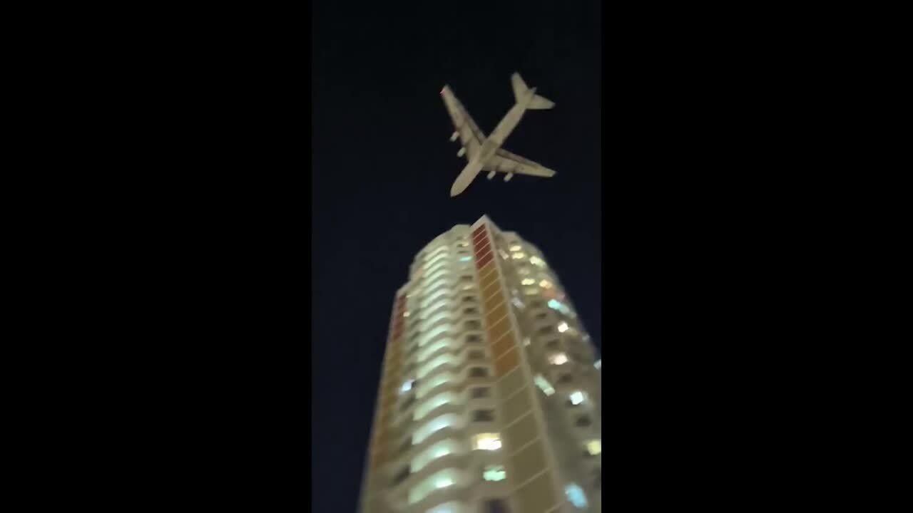 Moskva hứng tập kích quy mô lớn, phi cơ phải bay sát nhà cao tầng