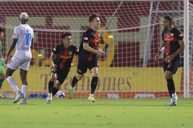 Vòng 4 V-League: Hoàng Đức, Tiến Linh, Viktor Lê đua nhau tỏa sáng- Ảnh 2. Vòng 4 V-League: Hoàng Đức, Tiến Linh, Viktor Lê đua nhau tỏa sáng- Ảnh 2.