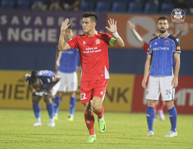 Vòng 4 V-League: Hoàng Đức, Tiến Linh, Viktor Lê đua nhau tỏa sáng- Ảnh 3. Vòng 4 V-League: Hoàng Đức, Tiến Linh, Viktor Lê đua nhau tỏa sáng- Ảnh 3.