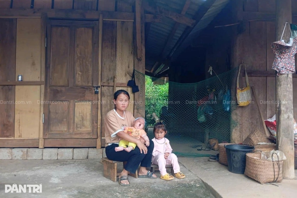 Người bố trẻ dân tộc Mông bỏng 64% cơ thể chắp tay khẩn cầu: “Xin cứu em!” - 3