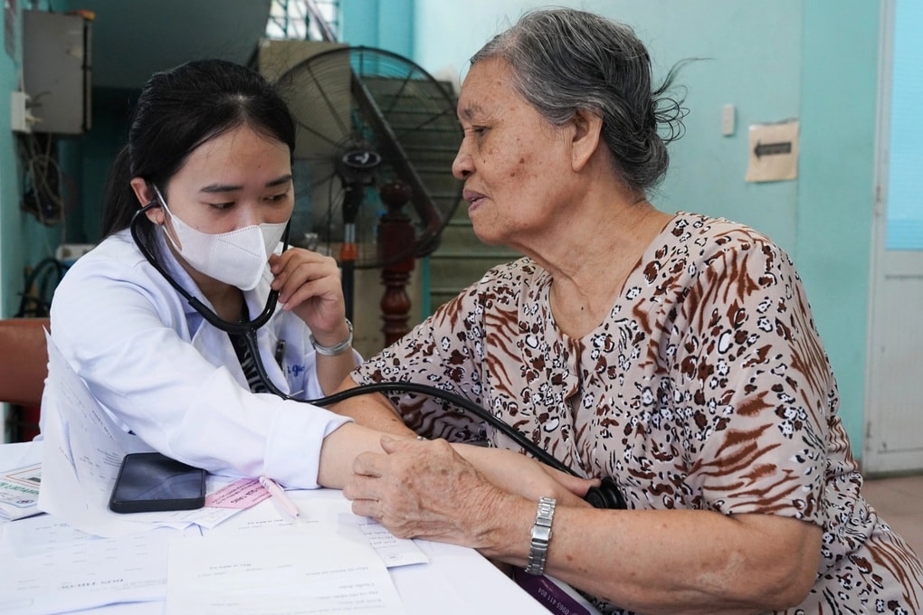 Lý do người được hưởng BHYT 100% mà vẫn phải đóng tiền viện phí - 3