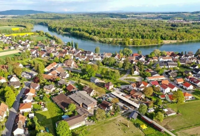 Thành phố Büsingen am Hochrhein nhìn từ trên cao. Ảnh: Keystone/Felix Kästle