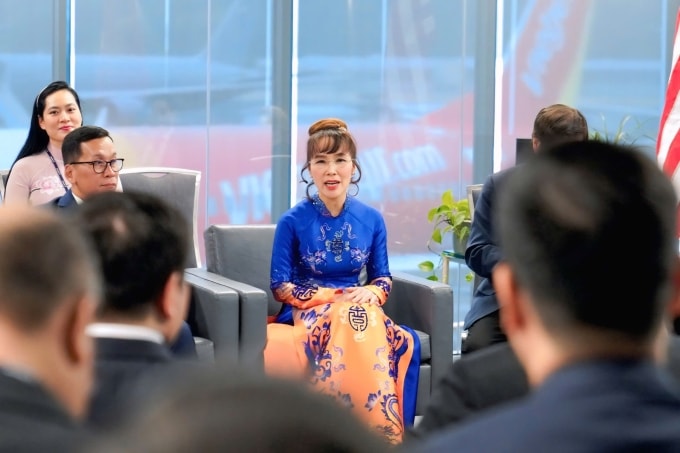 Chủ tịch Vietjet, TS. Nguyễn Thị Phương Thảo phát biểu tại buổi tiếp đại diện Boeing ngày 21/9. Ảnh: Quang Nguyễn