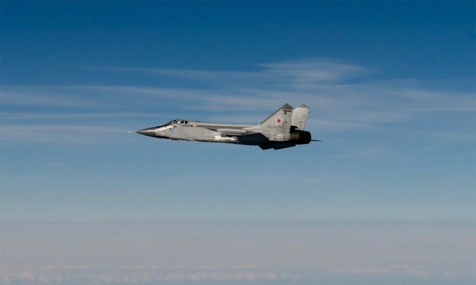 Tiêm kích MiG-31 Nga nhìn từ phi cơ Thụy Điển ở Biển Baltic ngày 19/9. Ảnh: Không quân Thụy Điển