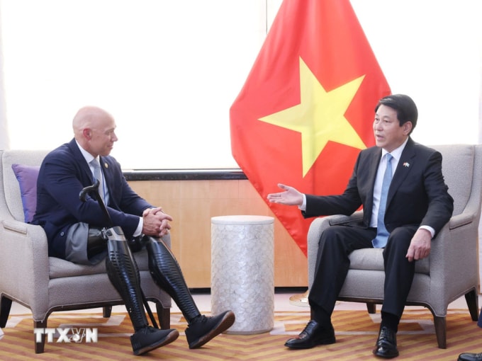 Chủ tịch nước Lương Cường tiếp nghị sĩ Brian Mast, Chủ tịch Ủy ban Đối ngoại Hạ viện Mỹ, ngày 23/9. Ảnh: TTXVN