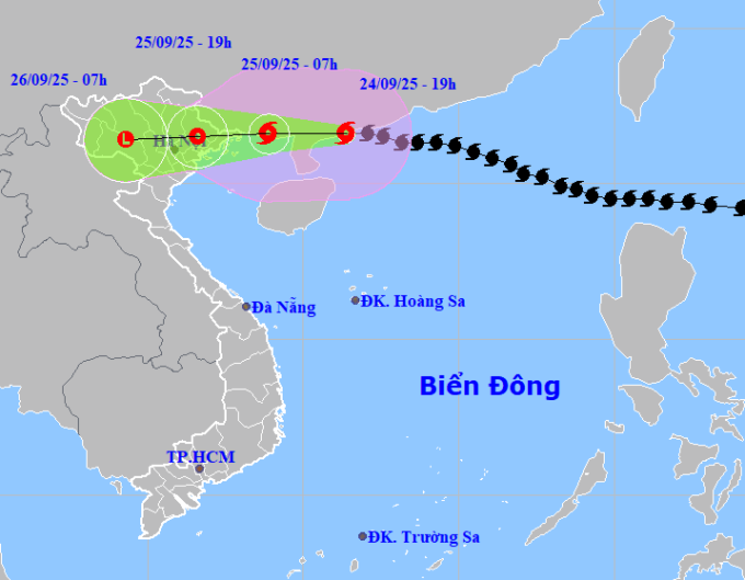 Dự báo hướng đi và vùng ảnh hưởng bão Ragasa, tối 24/9. Ảnh: NCHMF