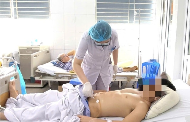 Xương cá 4cm đâm thủng ruột non, gây áp xe ổ bụng - Ảnh 1.