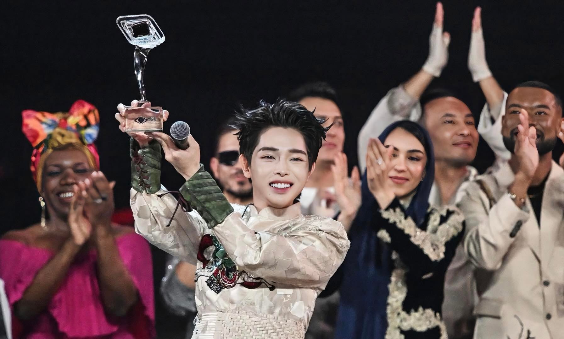 Bố Đức Phúc cảm ơn Hồ Hoài Anh vì 'cú bấm thay đổi cuộc đời' con trai- Ảnh 1. Bố Đức Phúc cảm ơn Hồ Hoài Anh vì 'cú bấm thay đổi cuộc đời' con trai- Ảnh 1.