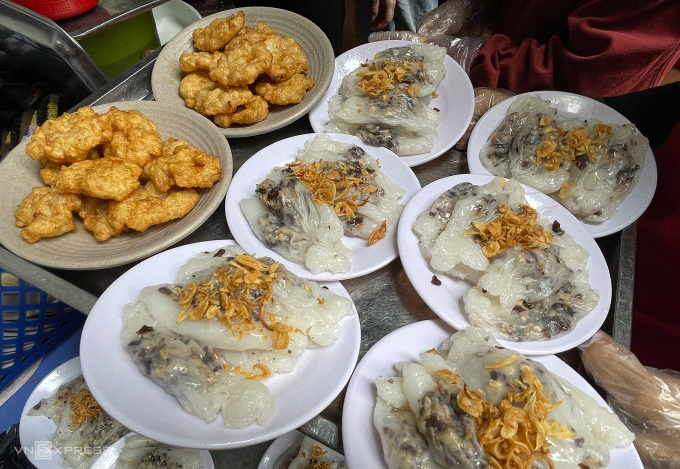 Chả mực là món ăn đặc sản ở Hạ Long. Ảnh: Tâm Anh