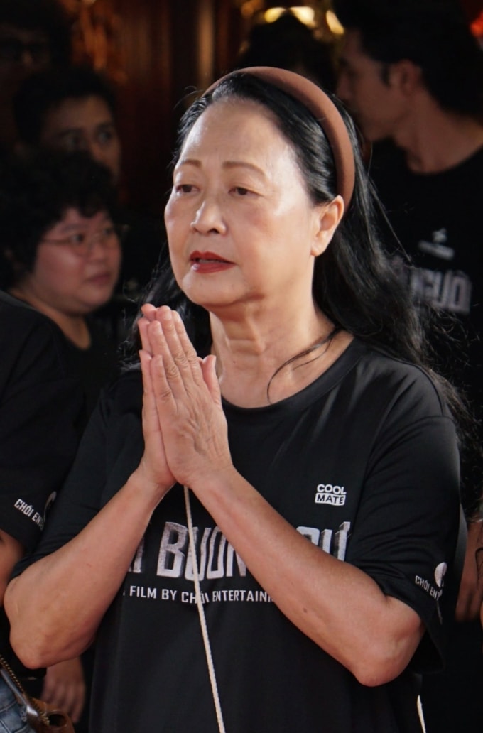 Nghệ sĩ Như Quỳnh ở buổi cúng máy tác phẩm mới hôm 22/9 tại TP HCM. Ảnh: Thanh Châu