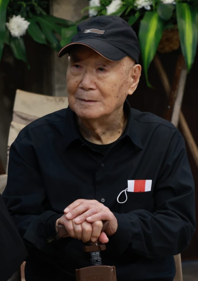 Ông Cao Hoành, chồng của bà Lê Tuyên tại tang lễ. Ảnh: St Headline