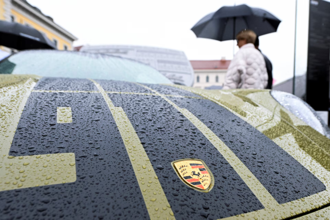 Một chiếc xe Porsche tại triển lãm ôtô Munich, Đức, ngày 10/9. Ảnh: Reuters