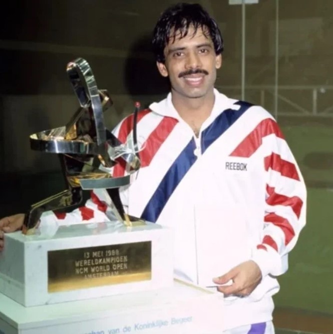 Jahangir Khan giành chức vô địch World Open lần thứ sáu năm 1988. Ảnh: Unsquashable