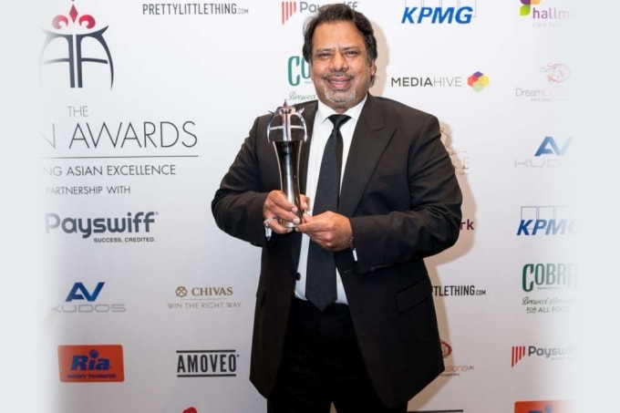 Jahangir Khan được vinh danh với Giải thưởng Thành tựu Thể thao Xuất sắc tại Lễ trao giải Châu Á 2018 được tổ chức tại London, Anh. Ảnh: Pakistanshining