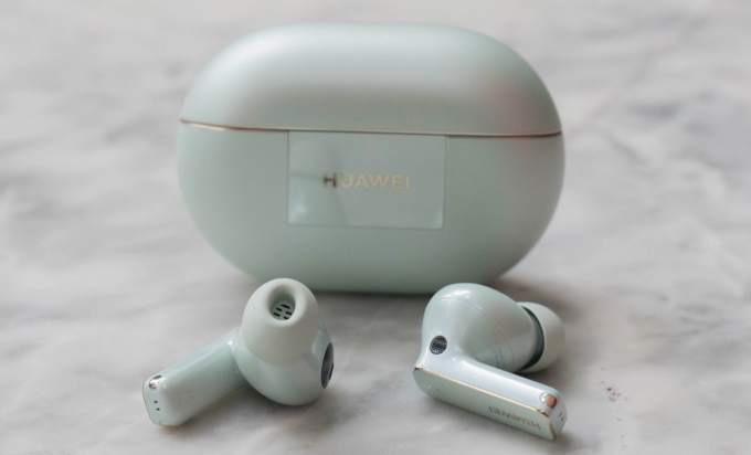 Tai nghe Huawei FreeBuds Pro. Ảnh: Huy Đức