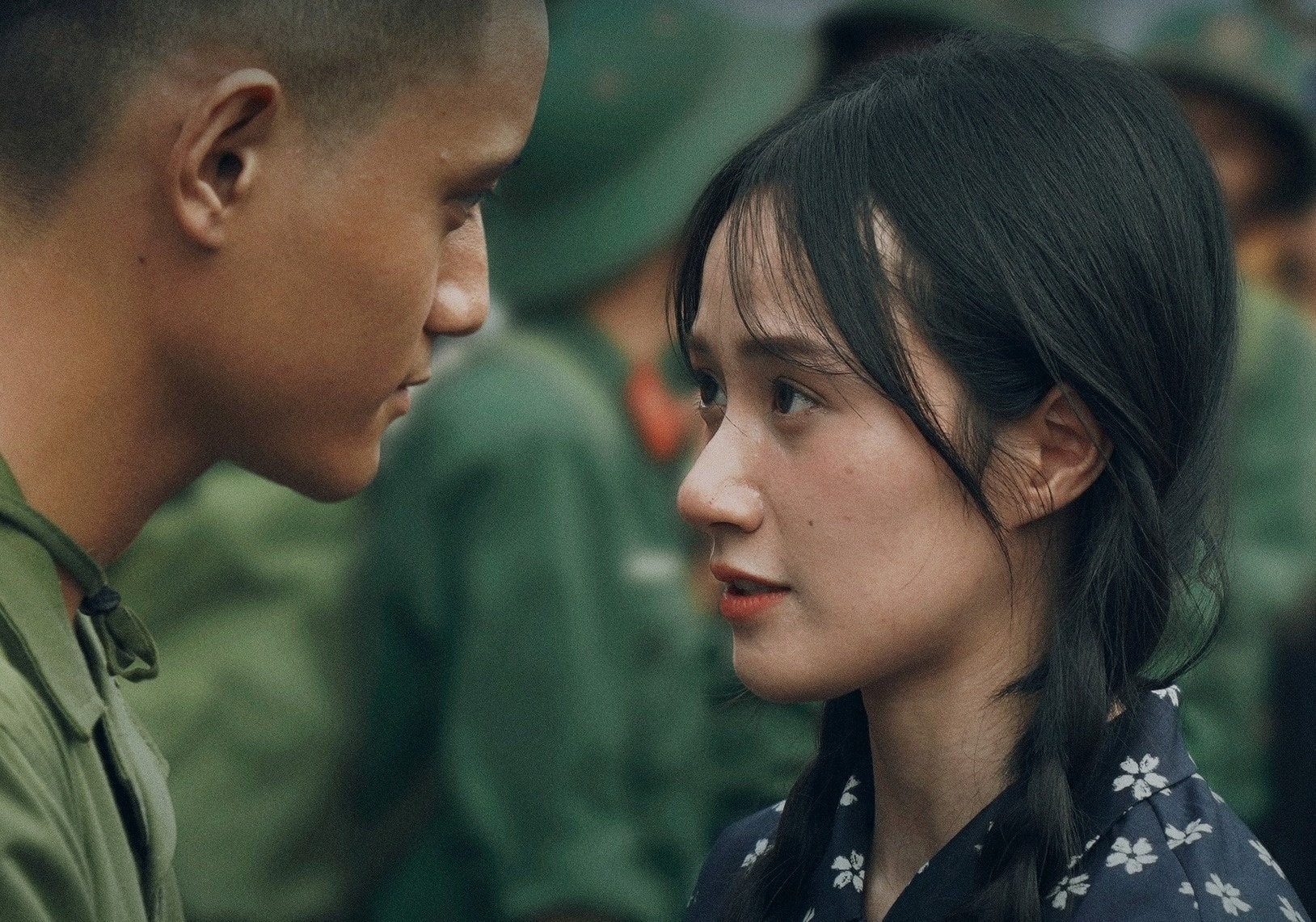 Mưa đỏ ảnh 1 Mua do anh 1