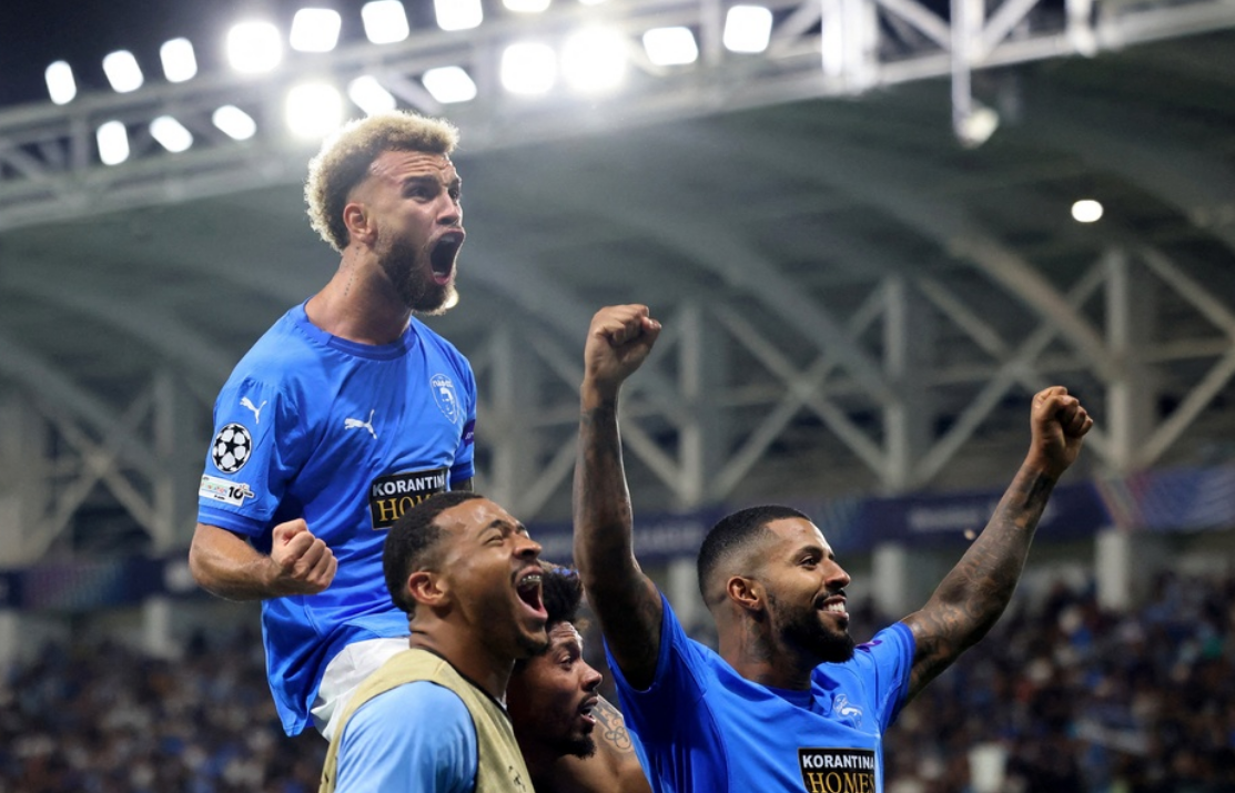 Những hiện tượng ‘kỳ lạ’ ở Champions League- Ảnh 2. Những hiện tượng ‘kỳ lạ’ ở Champions League- Ảnh 2.