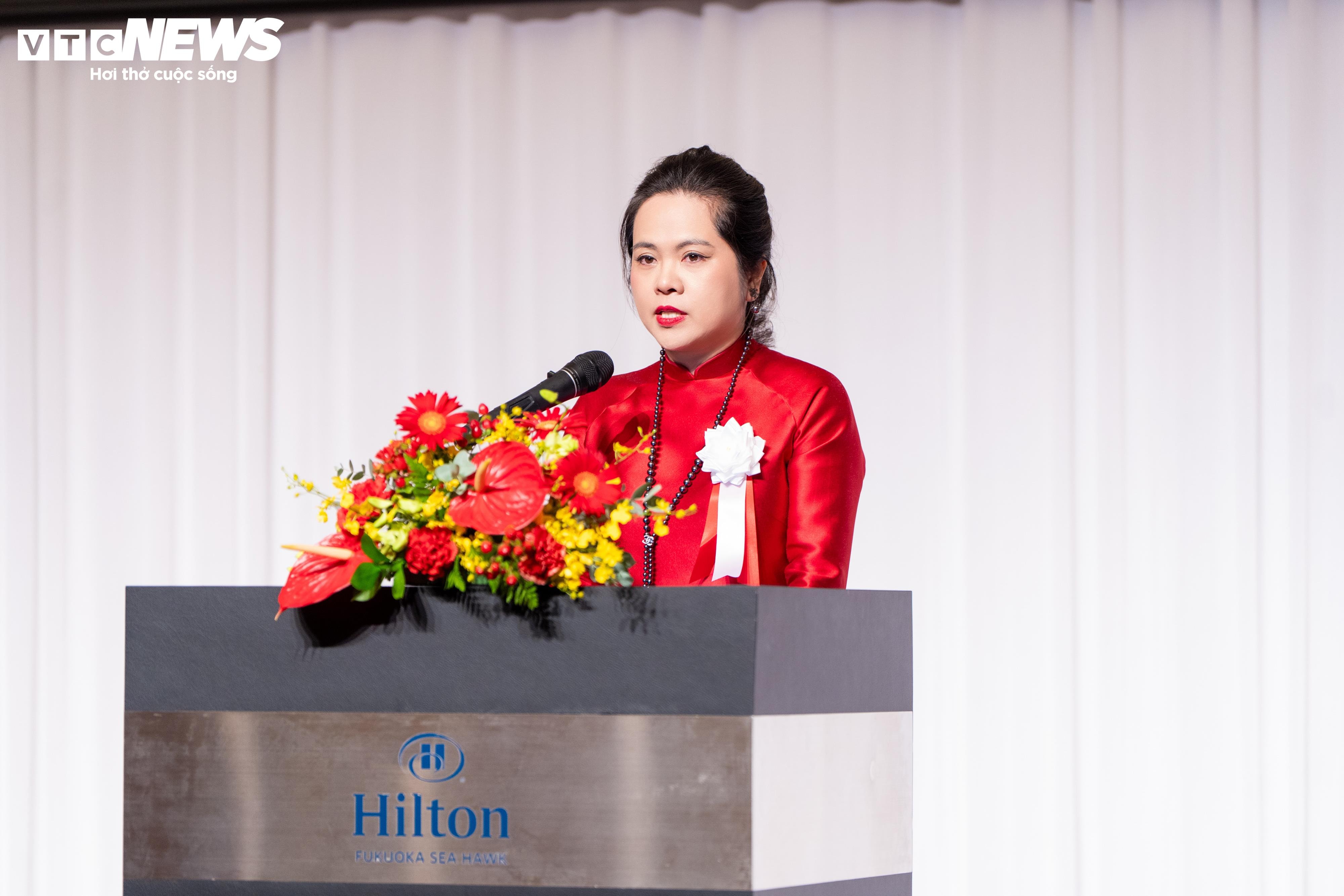 Tổng Lãnh sự Việt Nam tại Fukuoka Vũ Chi Mai điểm lại chặng đường 15 năm hình thành và phát triển của cơ quan đại diện ngoại giao tại khu vực.