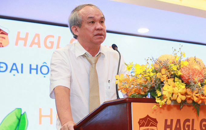 Ông Đoàn Nguyên Đức trả lời chất vấn của cổ đông tại đại hội năm ngoái. Ảnh: HAGL