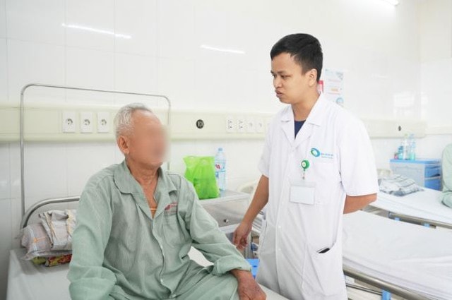 Người đàn ông 86 tuổi mắc ung thư vú hiếm gặp, tỉ lệ 1/1000 - Ảnh 2.