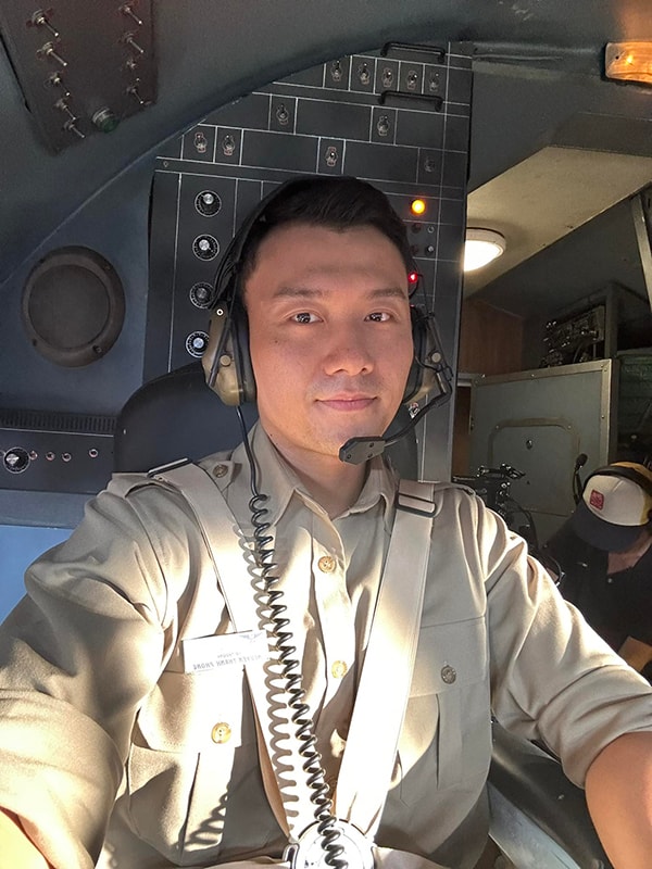 Hôn nhân đời thực của 'nam thần' VFC vừa vào vai cơ trưởng bản lĩnh trong 'Tử chiến trên không'- Ảnh 3. Hôn nhân đời thực của 'nam thần' VFC vừa vào vai cơ trưởng bản lĩnh trong 'Tử chiến trên không'- Ảnh 3.