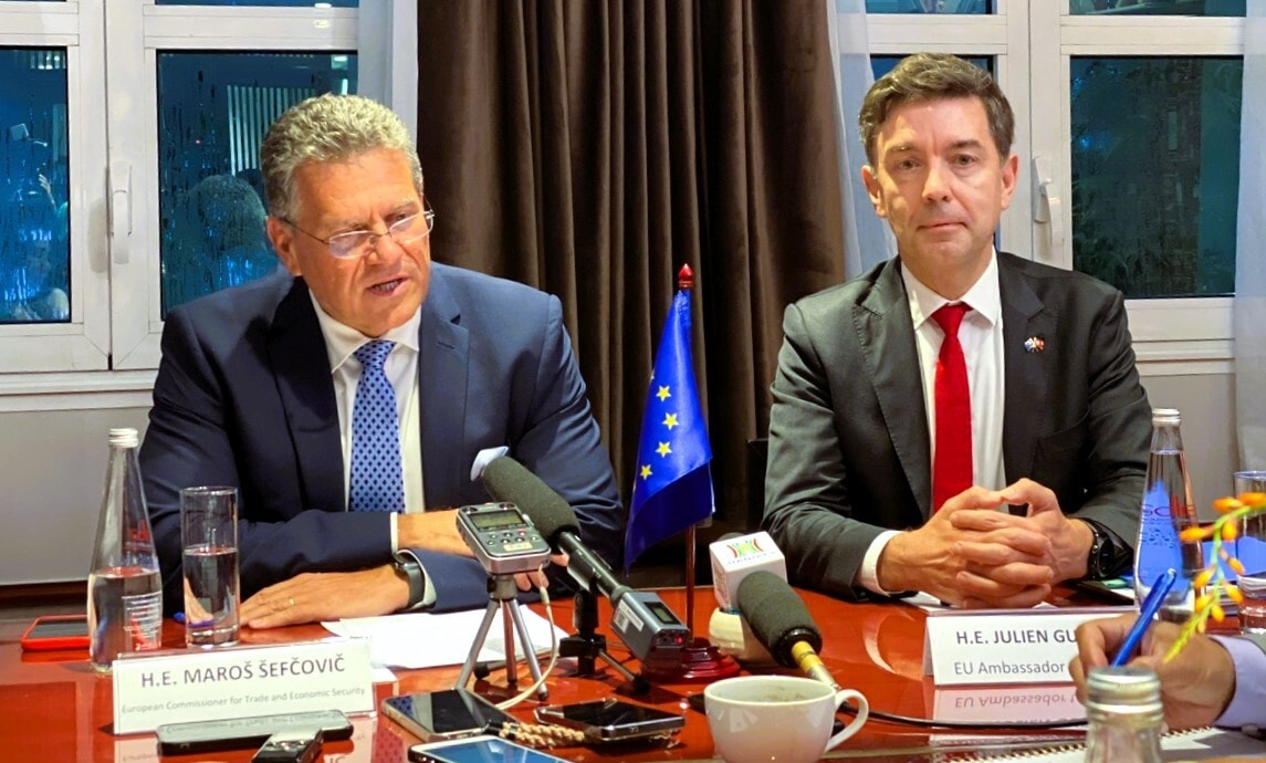 Cao ủy Thương mại Liên minh châu Âu (EU) Maros Sefcovic trong buổi gặp báo chí.
