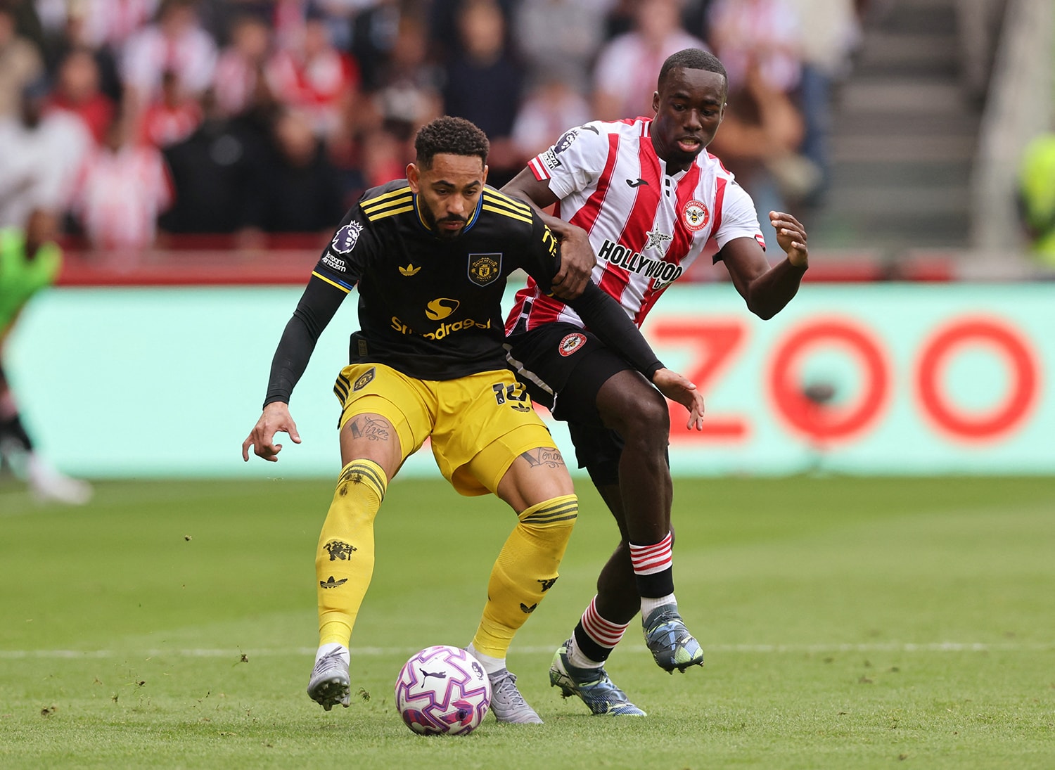 Man Utd chật vật trước Brentford. (Ảnh: Reuters)