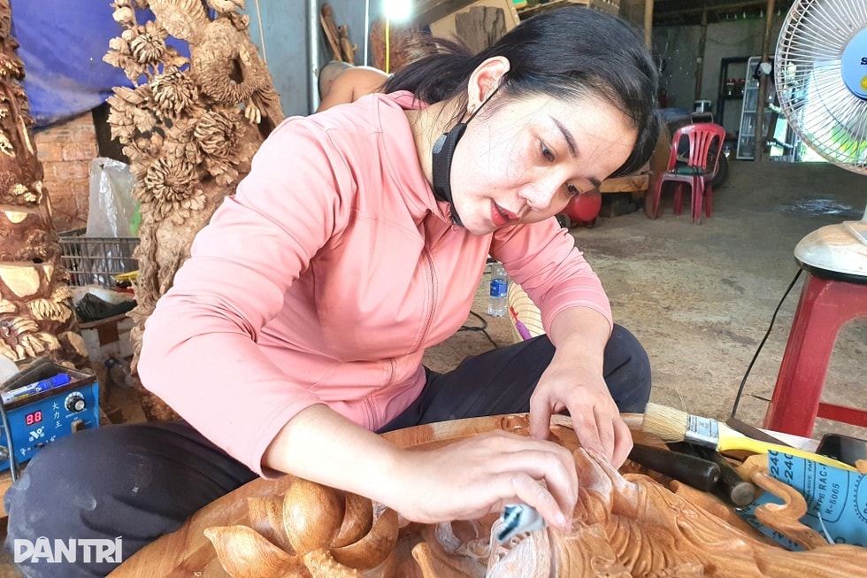 Người phụ nữ được gọi là đóa hoa làng quyết theo nghề đàn ông - 1