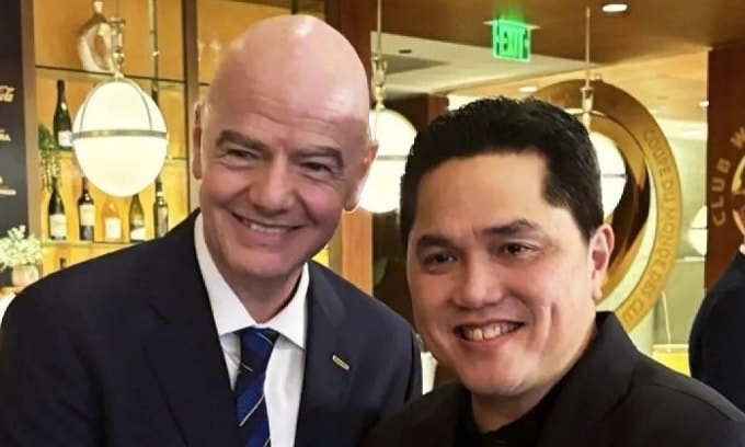 Chủ tịch LĐBĐ FIFA Gianni Infantino (trái) và Chủ tịch LĐBĐ Indonesia Erick Thohir tại Hội nghị lãnh đạo bóng đá FIFA ở thành phố Miami, bang Florida, Mỹ, tháng 6/2025. Ảnh: Antara