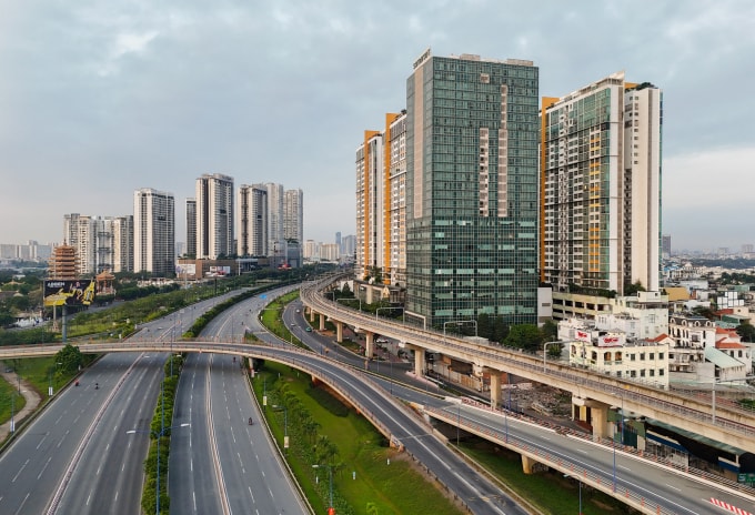 Bất động sản khu Đông TP HCM với các cao ốc, chung cư. Ảnh: Quỳnh Trần